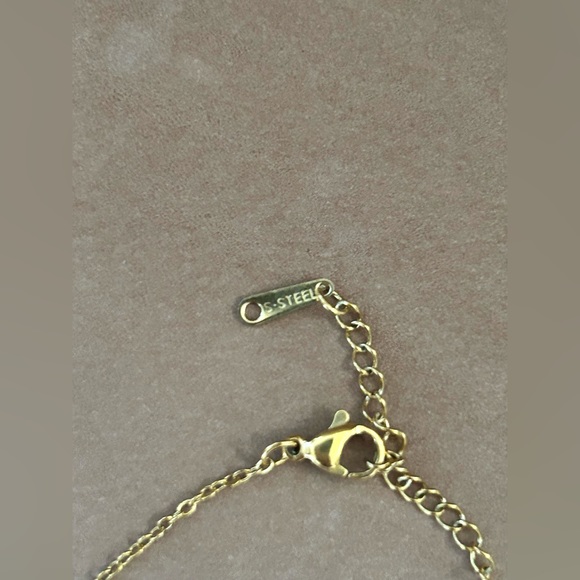 🦋 Blue Iridescent Crystal Butterfly Necklace Gold plated Stainless Steel- New - Picture 8 of 8